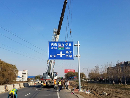 三亚三亚道路护栏网网片该如何进行正确的选购呢？